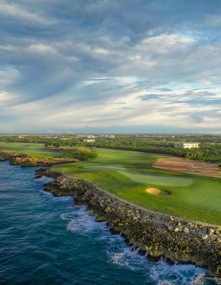 Hole 8 - 18 hole course in Riviera Maya Golf Club