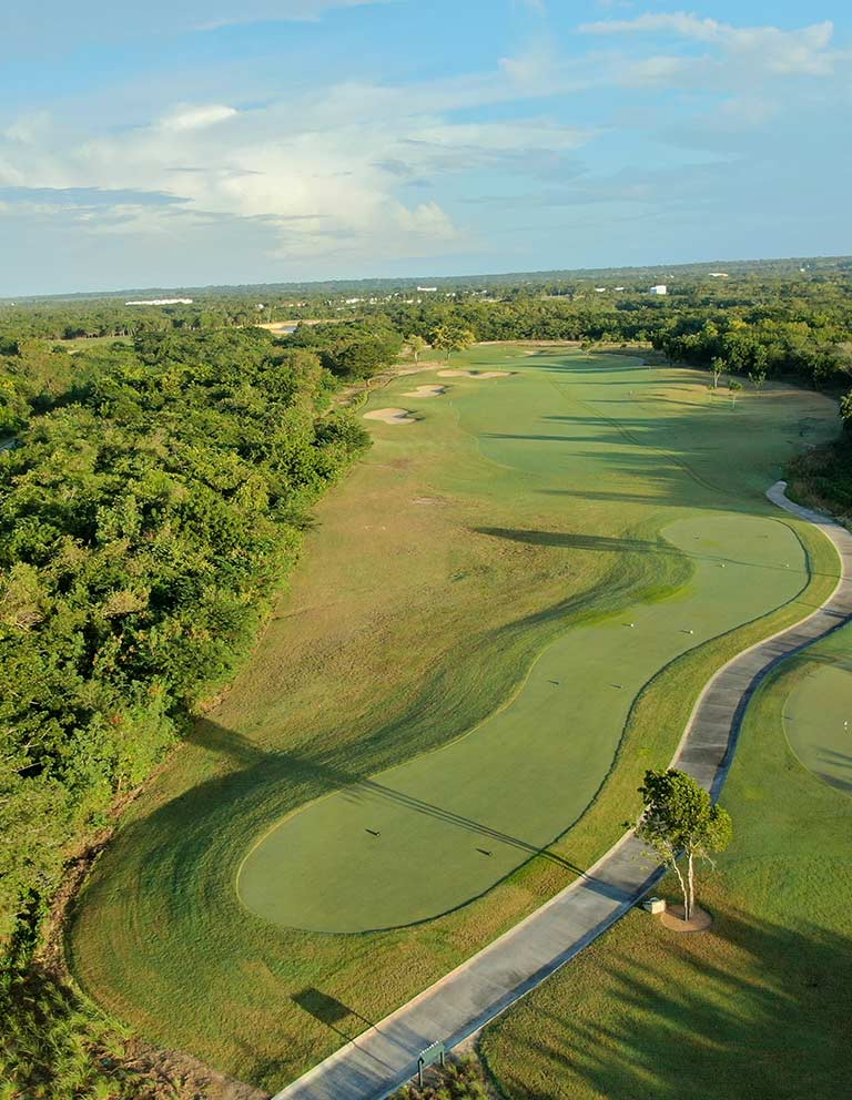 Hole 10 - 18 hole course in Riviera Maya Golf Club